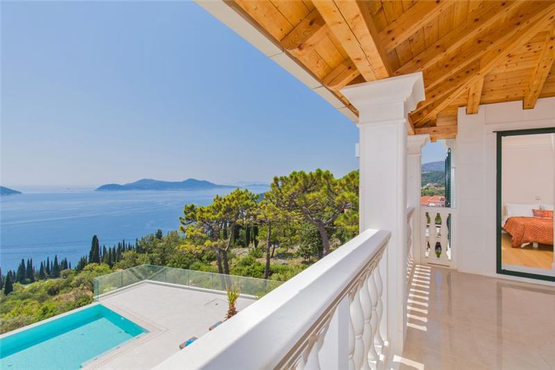 Sea-view villa in Orasac, photograph 7
