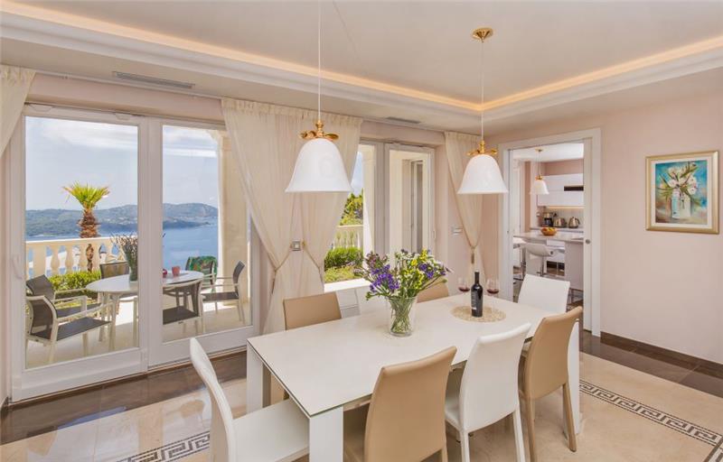 Sea-view villa in Orasac, photograph 24
