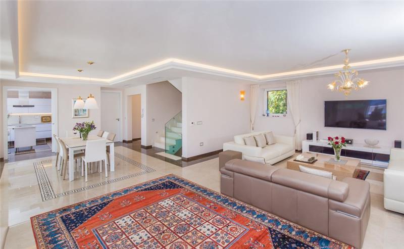 Sea-view villa in Orasac, photograph 22