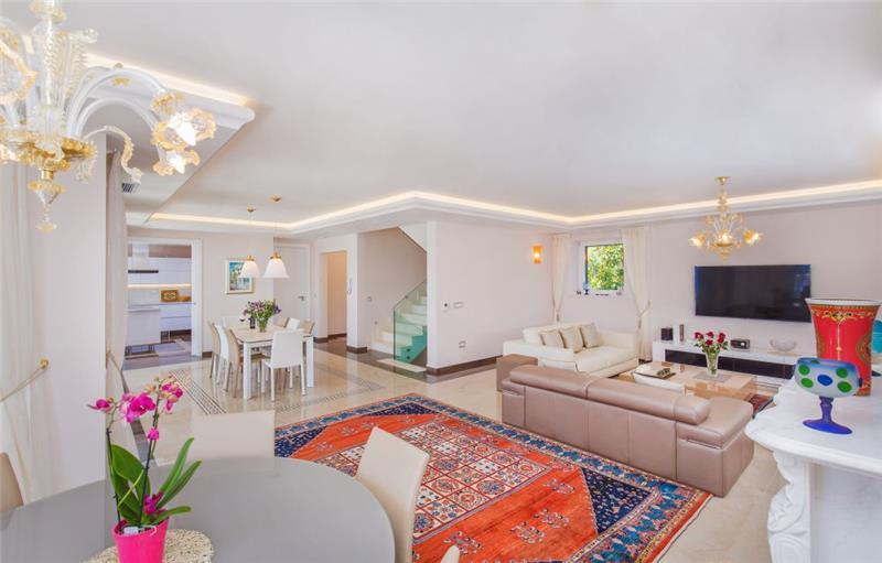 Sea-view villa in Orasac, photograph 21