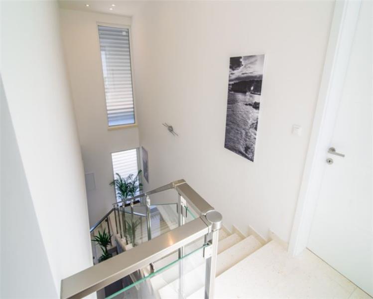Beachfront villa in Dubrovnik, photograph 19