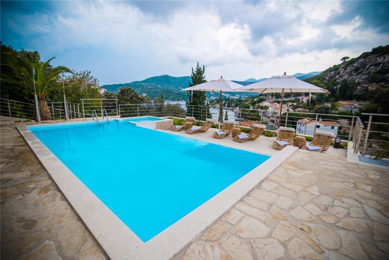 Beachfront villa in Dubrovnik, photograph 4