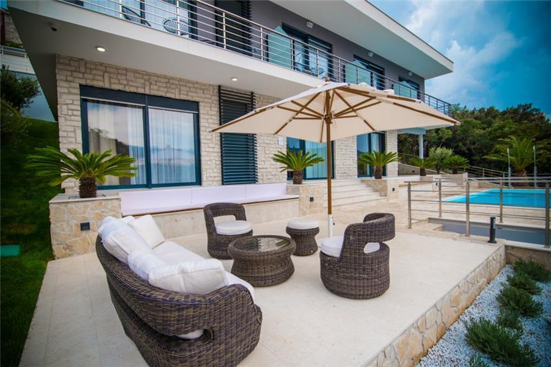 Beachfront villa in Dubrovnik, photograph 6