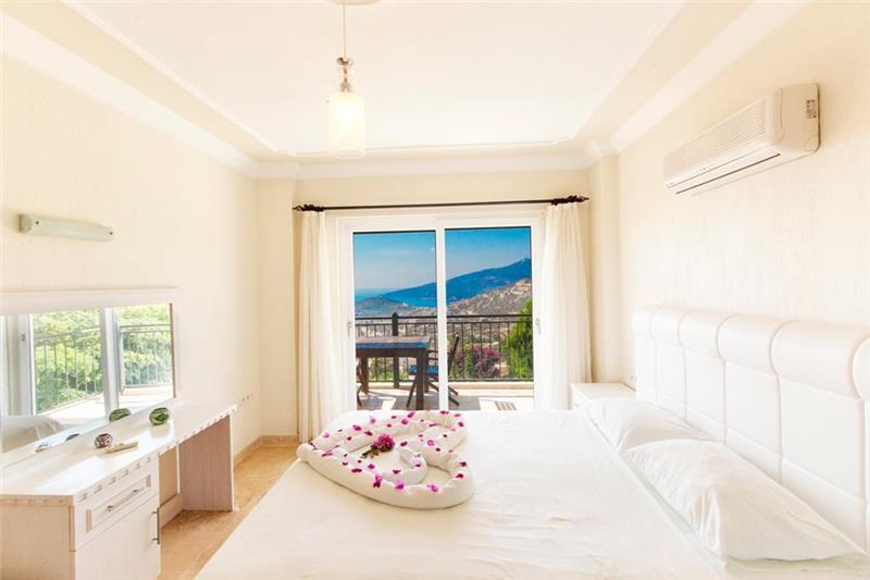 Sea-view villa in Kalkan, photograph 14