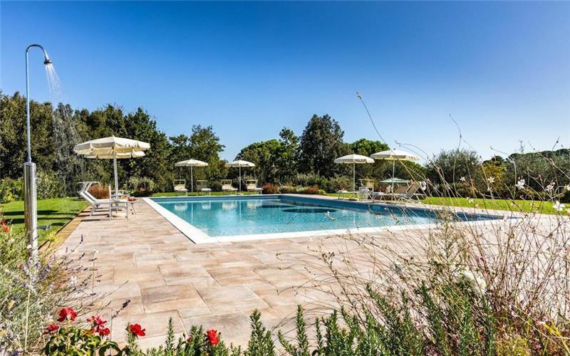 Villa in Tuscany, photograph 1
