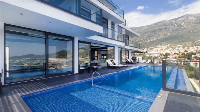 Sea-view villa in Kalkan, photograph 2