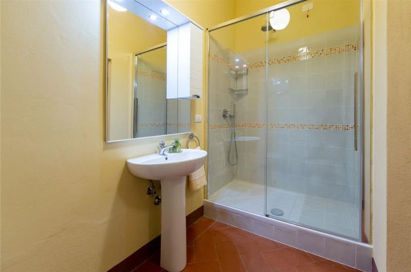 3 Bedroom Apartment in Cortona Town, Sleeps 6