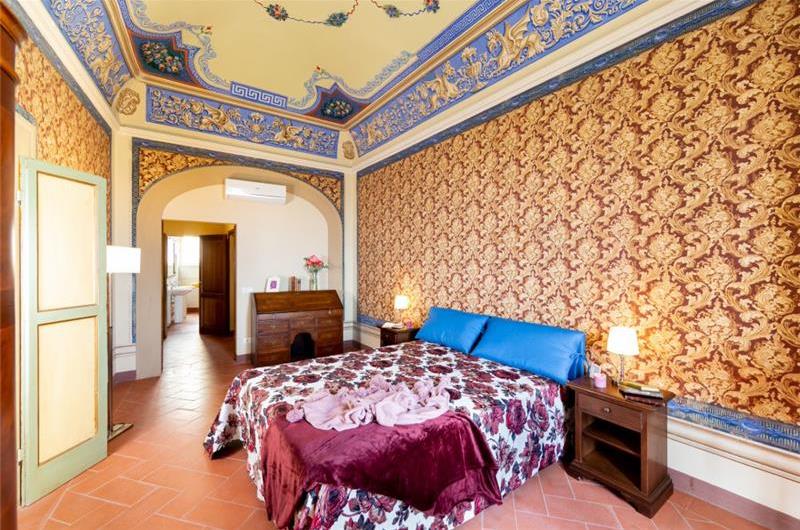 3 Bedroom Apartment in Cortona Town, Sleeps 6