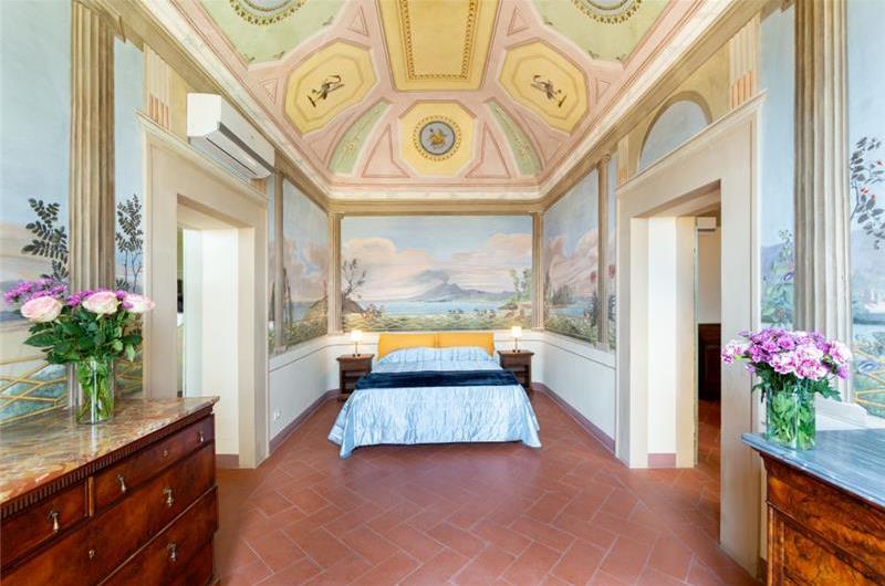 3 Bedroom Apartment in Cortona Town, Sleeps 6