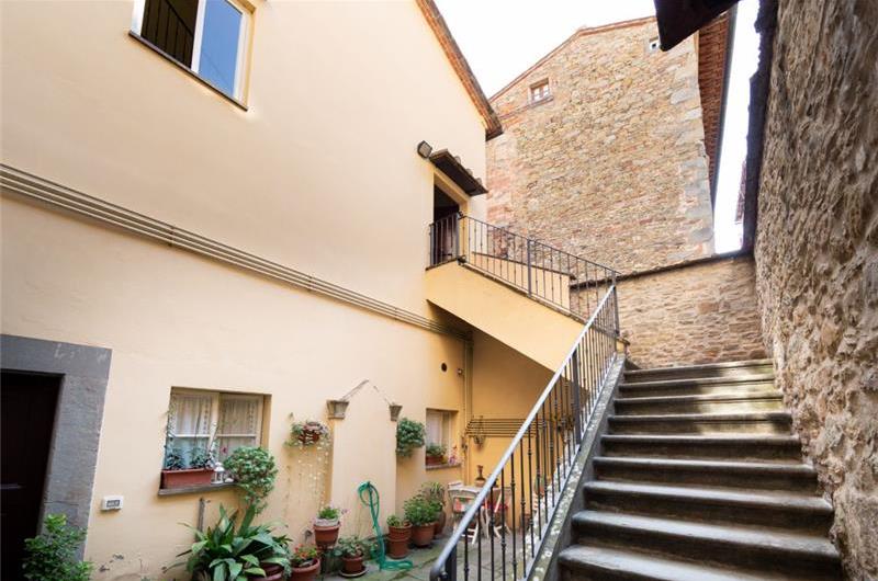3 Bedroom Apartment in Cortona Town, Sleeps 6