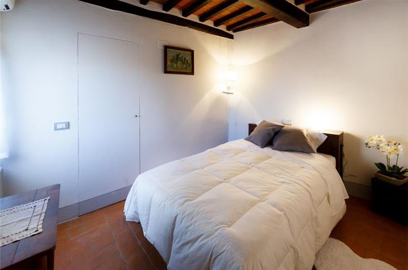 2 Bedroom Apartment in Cortona Town, Sleeps 3