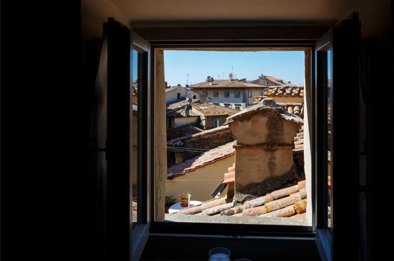 2 Bedroom Apartment in Cortona Town, Sleeps 3