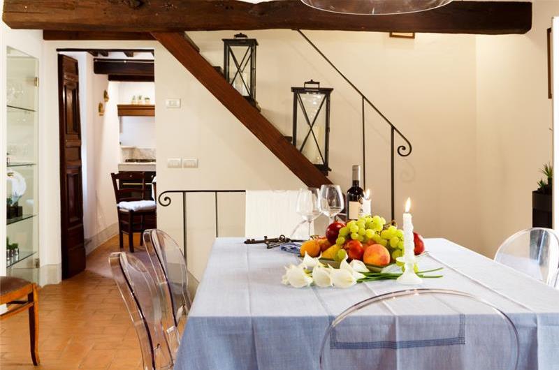 2 Bedroom Apartment in Cortona Town, Sleeps 3
