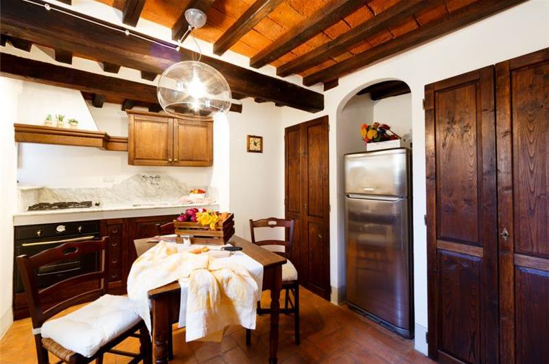 2 Bedroom Apartment in Cortona Town, Sleeps 3
