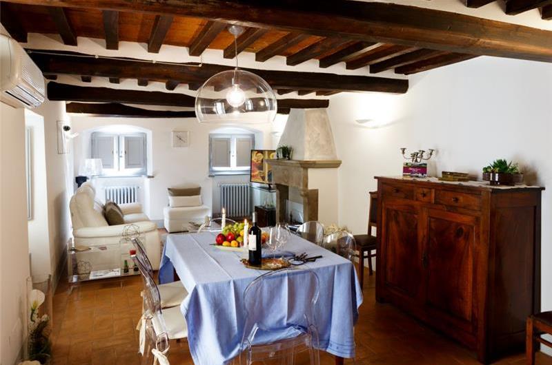 2 Bedroom Apartment in Cortona Town, Sleeps 3