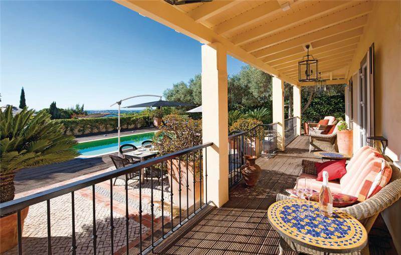Sea-view villa in Almancil, photograph 5