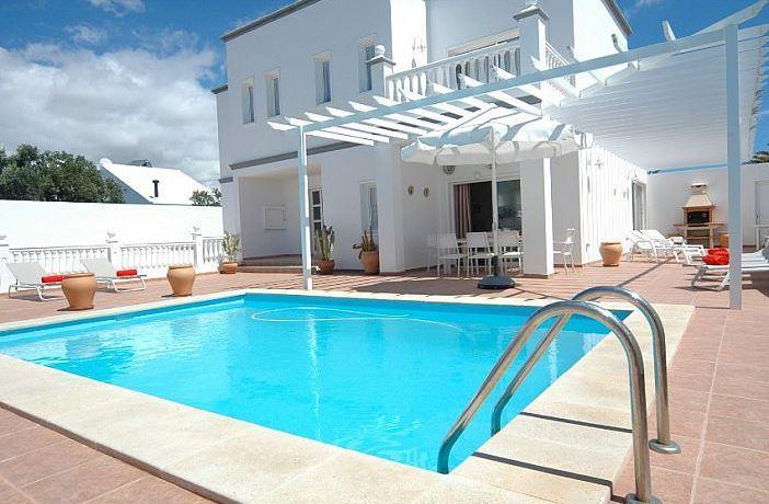 Villa in Lanzarote, photograph 1