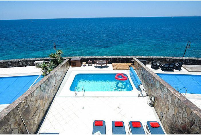 Sea-view villa in Lanzarote, photograph 1