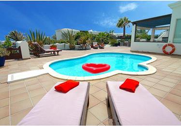 3 Bedroom Villa With Pool In Playa Blanca Sleeps 6