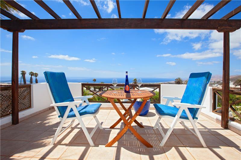 Sea-view villa in Lanzarote, photograph 2
