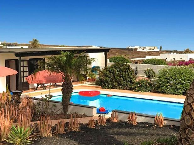 Sea-view villa in Lanzarote, photograph 2