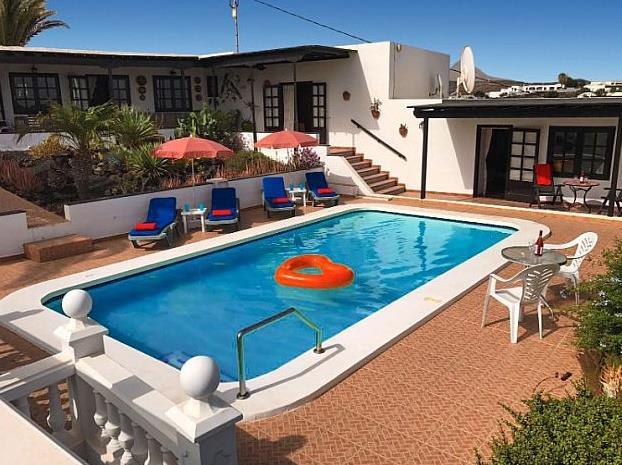 Sea-view villa in Lanzarote, photograph 1