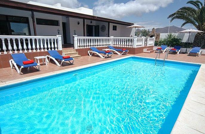 Villa in Lanzarote, photograph 1