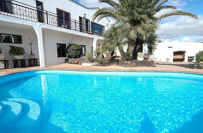 Sea-view villa in Lanzarote, photograph 1