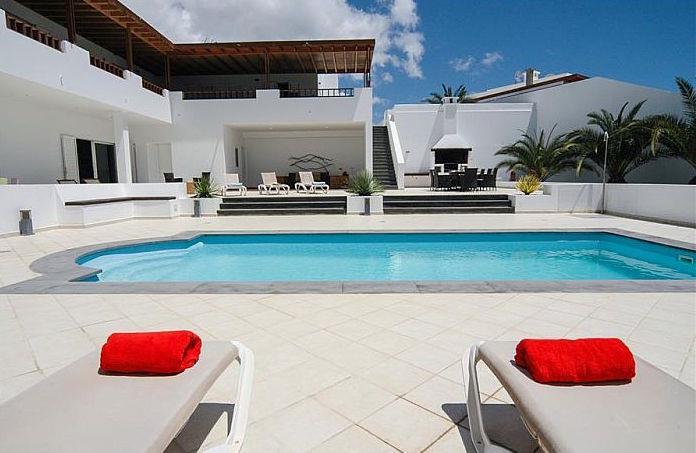 Sea-view villa in Lanzarote, photograph 3