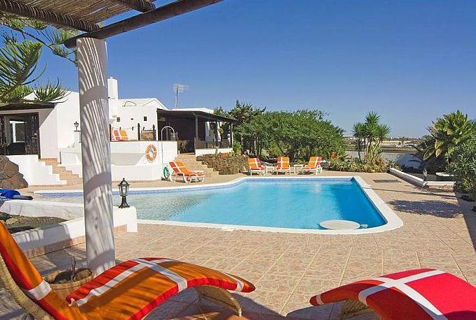 Sea-view villa in Lanzarote, photograph 3