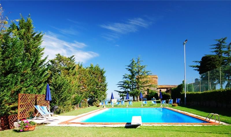 Villa in Tuscany, photograph 1
