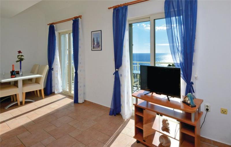 2 Bedroom Apartment with Balcony Sea View in Milna, Hvar, Sleeps 6