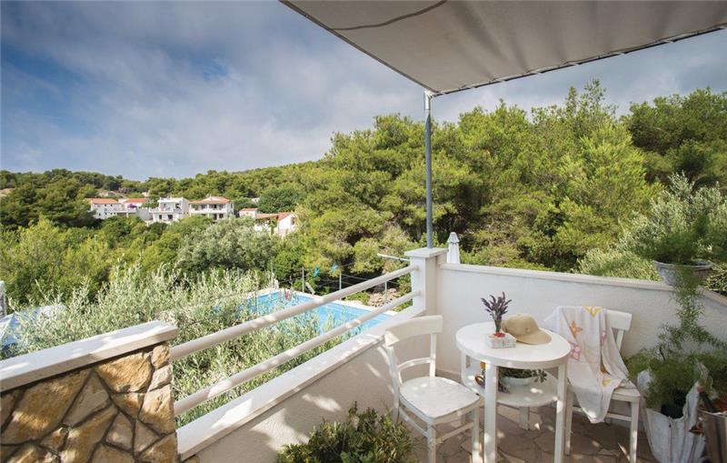 4 Bedroom Villa with Terrace and Pool in Rukavac, Vis Island, Sleeps 8-9