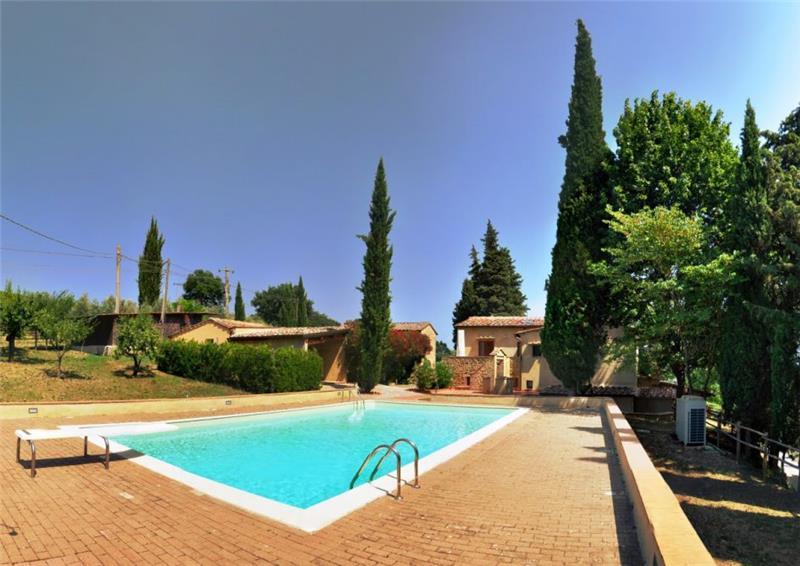 Villa in Tuscany, photograph 1