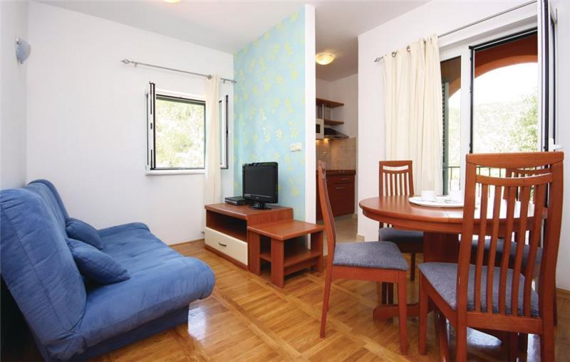 Sea-view villa in Skradin, photograph 17