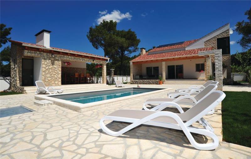 Villa in Sibenik, photograph 3