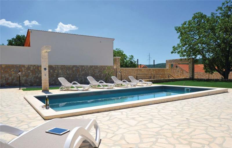 Villa in Sibenik, photograph 4