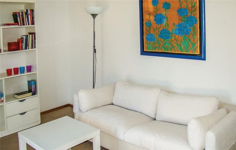 Sea-view villa in Milna, photograph 11