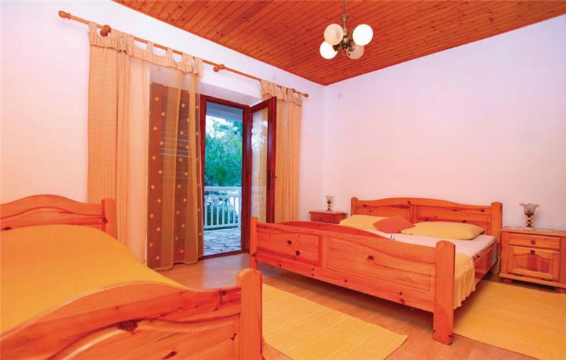 Beachfront villa in Lumbarda, photograph 22