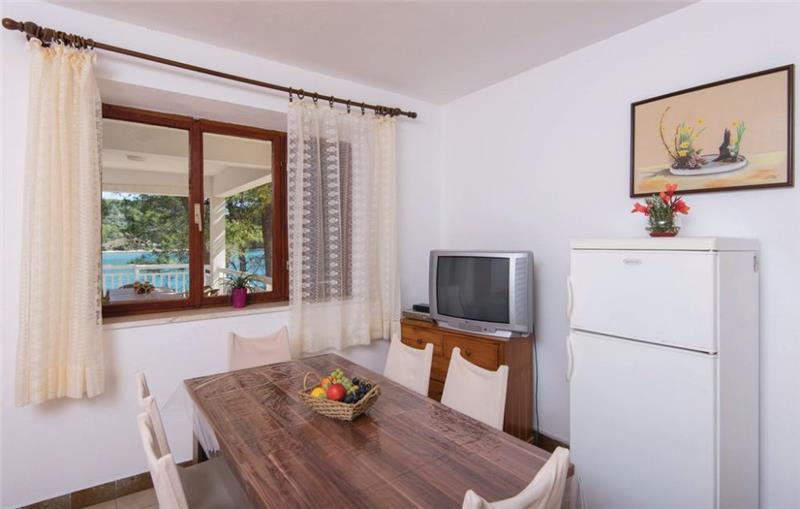 Beachfront villa in Lumbarda, photograph 12