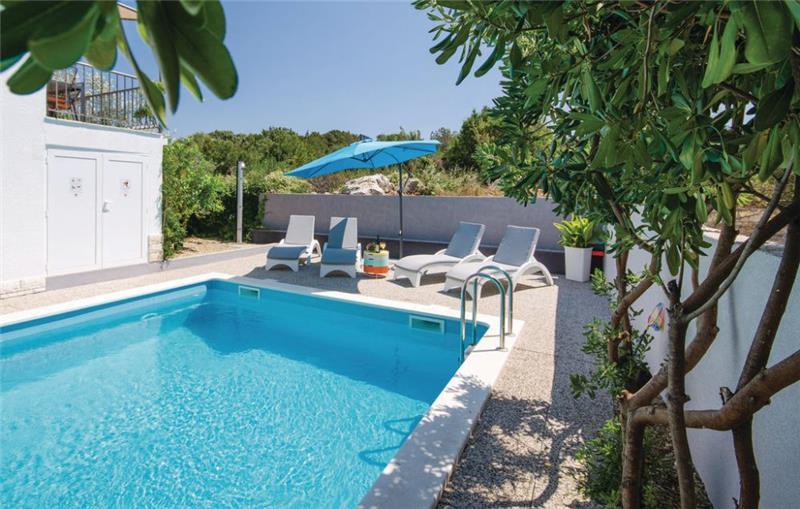 Sea-view villa in Ciovo, photograph 2
