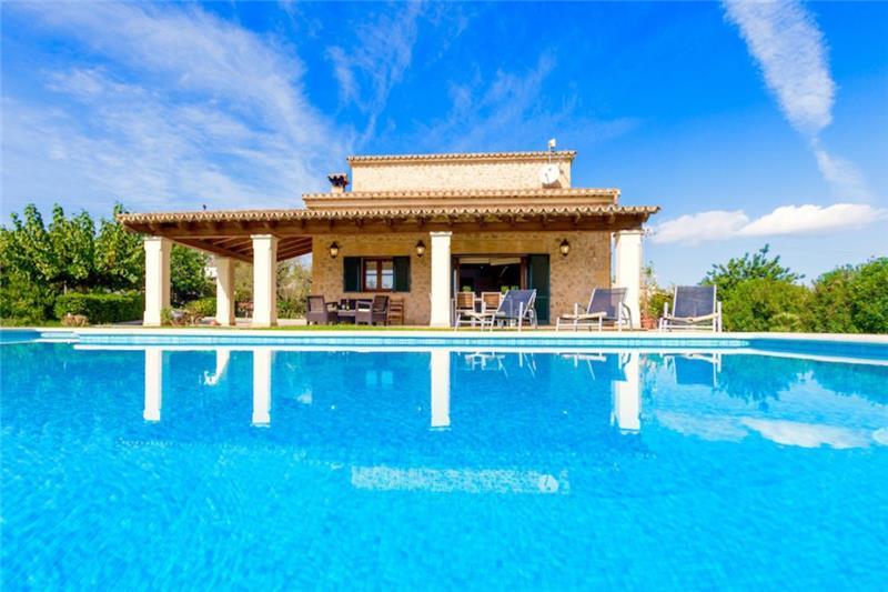 Villa in Mallorca, photograph 1