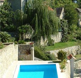 3 Bedroom Villa with Pool in Zrnovnica nr Split, Sleeps 6-8