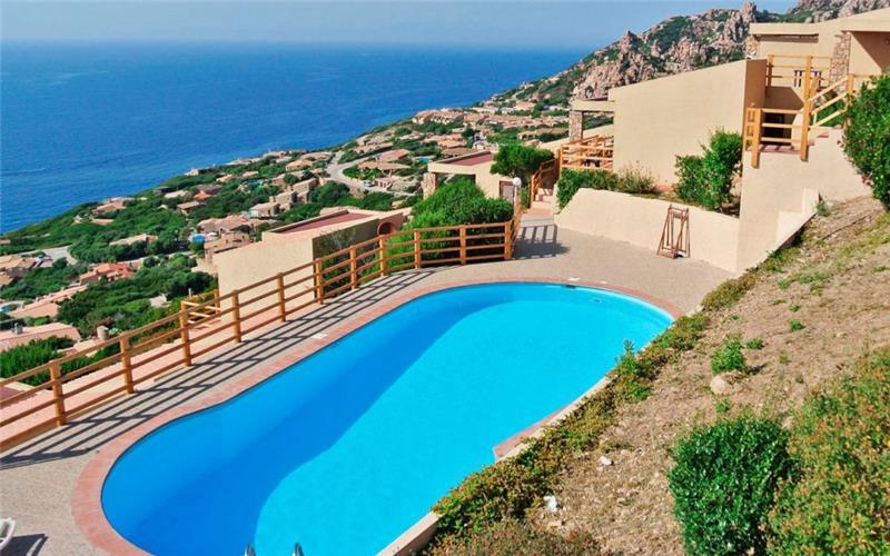 Sea-view villa in Sardinia, photograph 1