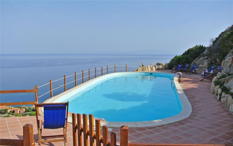Sea-view villa in Sardinia, photograph 17