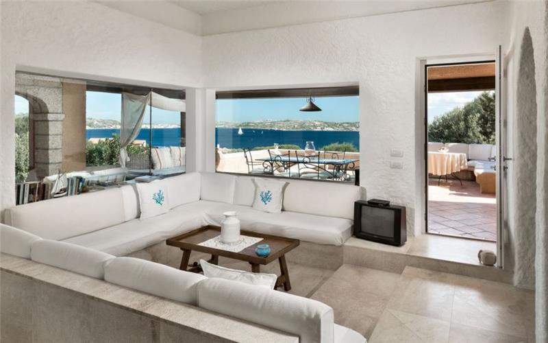 Sea-view villa in Sardinia, photograph 16
