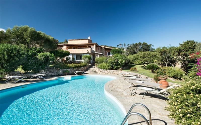 Sea-view villa in Sardinia, photograph 2