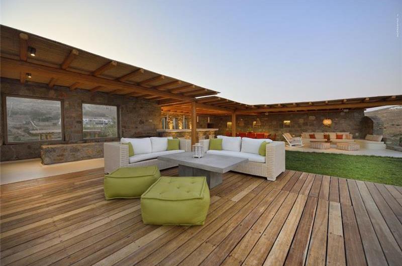 4 Bedroom Villa with Infinity Pool near Elia Beach on Mykonos, Sleeps 8