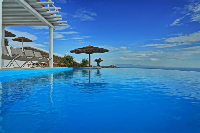 Sea-view villa in Fanari, photograph 1