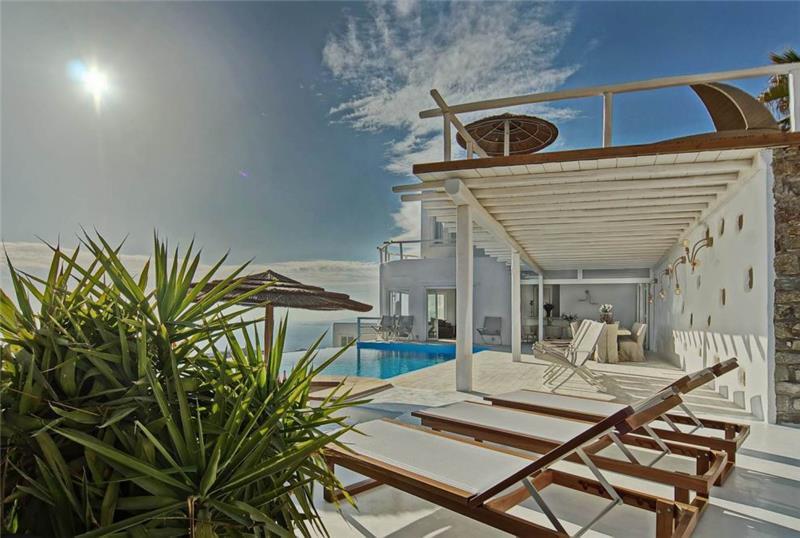 Sea-view villa in Fanari, photograph 2